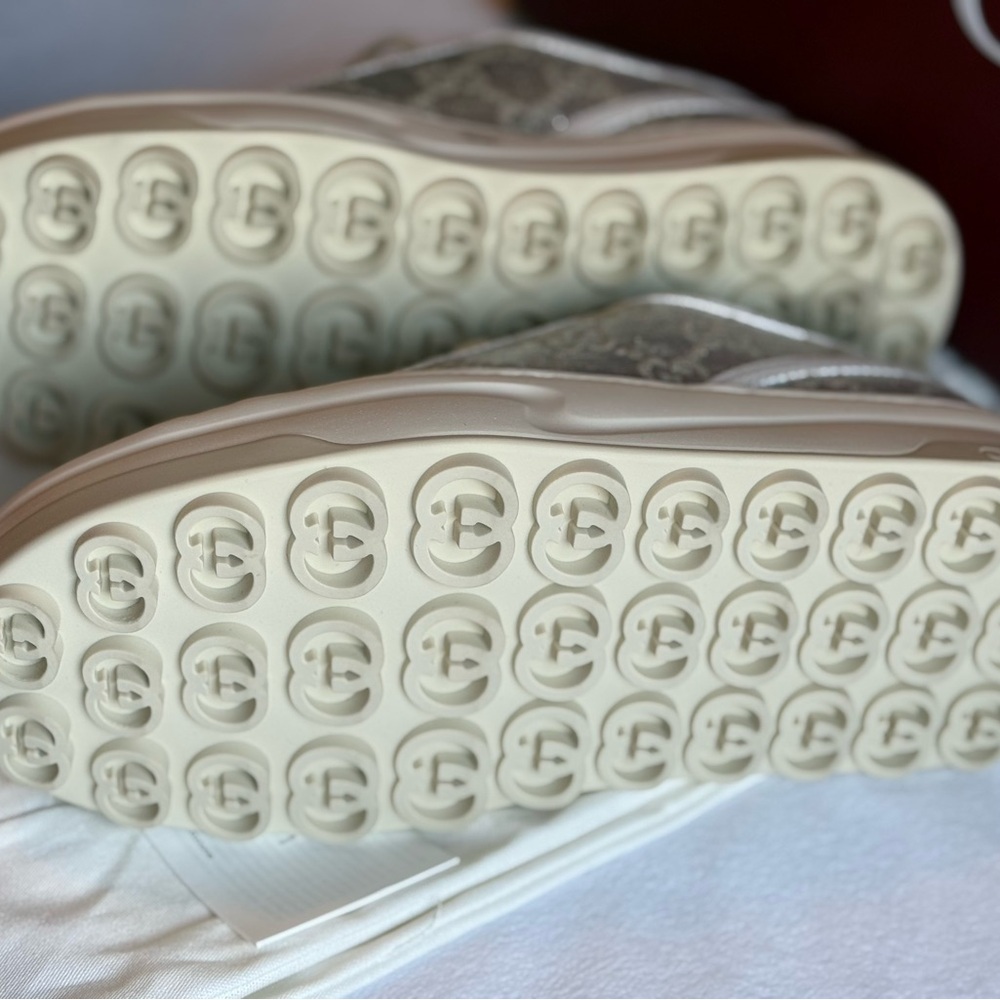 Gucci Tennis Treck GG Metallic Flatform Sneakers Sz 7 BNIB Made in Italy - Picture 3 of 6